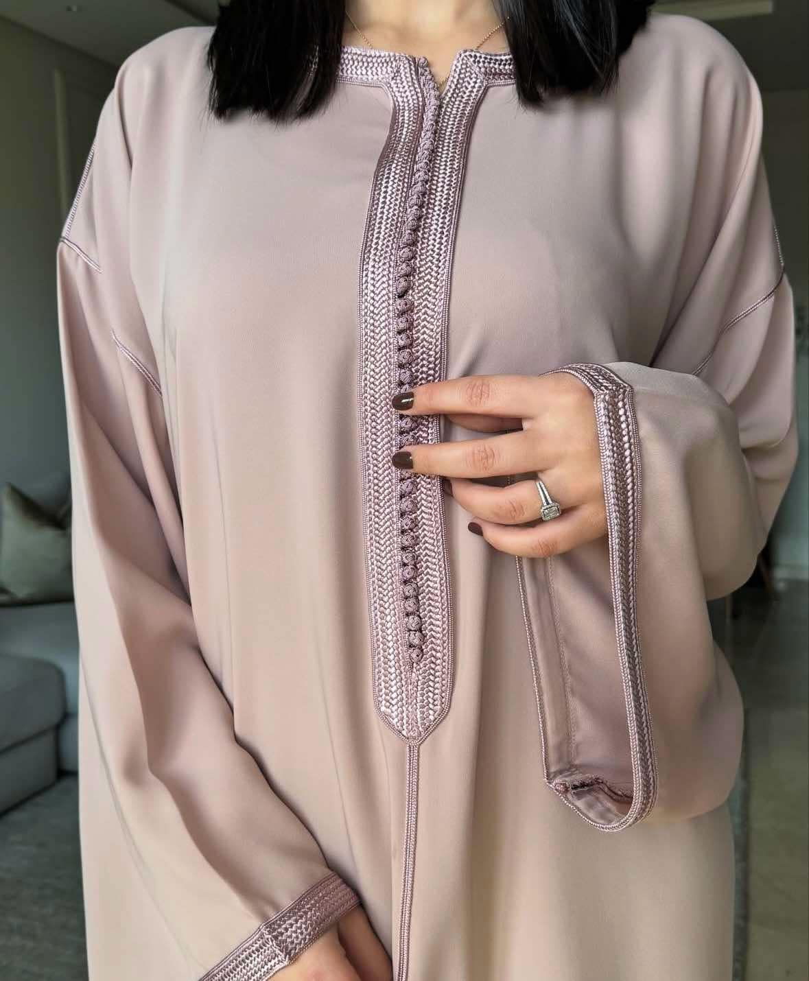 Caftan en crepe avec sfifa beldia